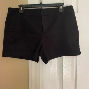 Women’s NY&Co Black Chino Shorts. Size 10.
